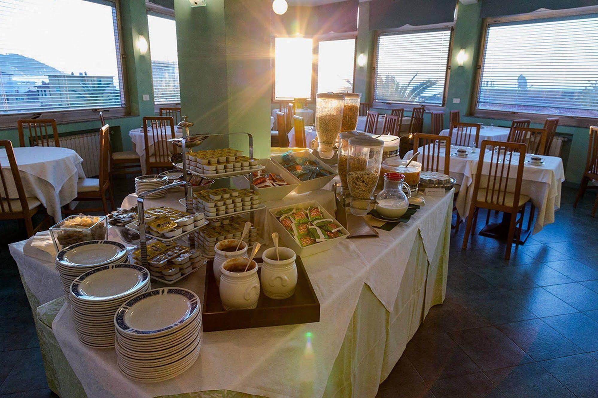 Hotel Villa Igea Diano Marina Esterno foto