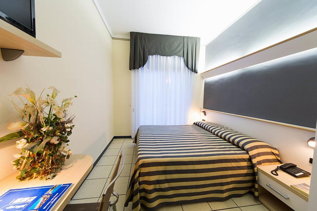 Hotel Villa Igea Diano Marina Camera foto